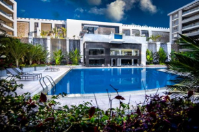 Luxury 1BR Near the Airport
